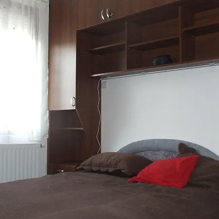 Aranymazsola Wellness Apartman Apartment